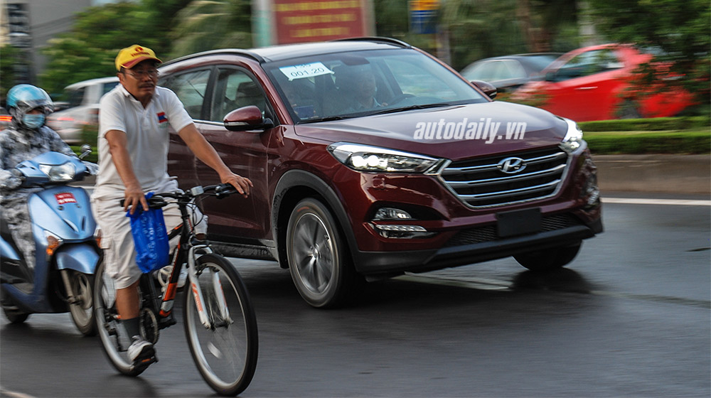Hyundai Tucson 2016 bất ngờ xuất hiện trên phố Hà Nội